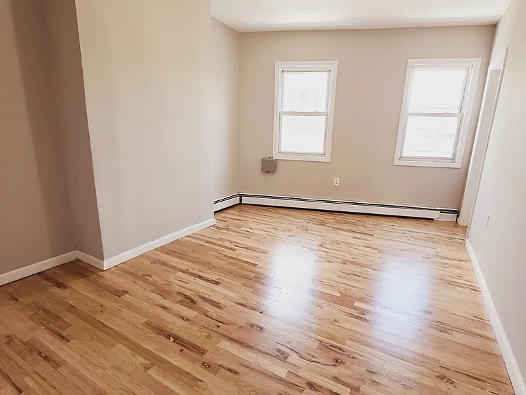 11 Rose Ave #1A — Photo 9