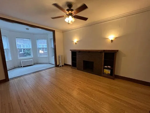 827 W Cornelia Ave — Photo 2