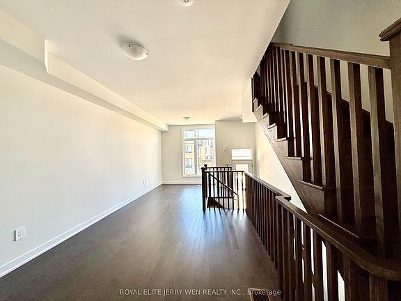 3rd image of 392 Lawrence Heights Way