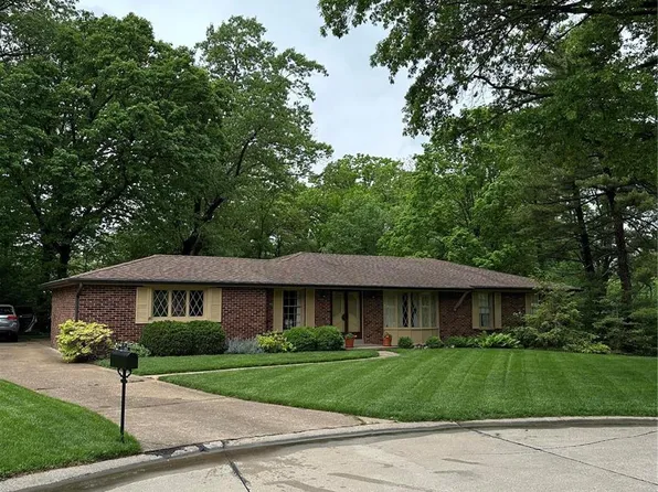 347 Medina Dr, Saint Louis, MO 63122