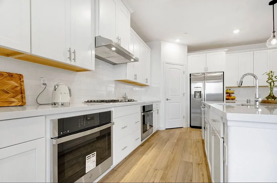 1008 Blue Range Way — Photo 1