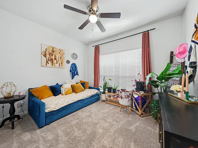 612 Pipe Creek Dr — Photo 16