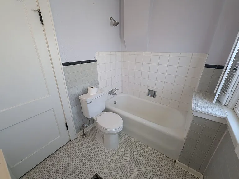 833 N 25th St — Photo 16