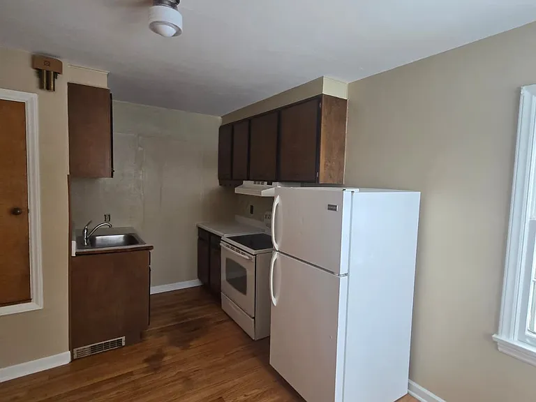 2909 Lincoln Way W #B — Photo 5