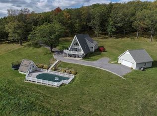 5101 Johnson Hill Dr, Canandaigua, NY 14424