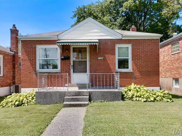 2104 Lexa Dr, Saint Louis, MO 63136