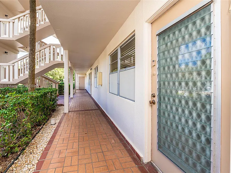2101 Lucaya Bnd #C1 — Photo 31