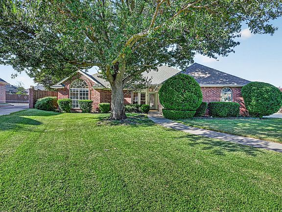 2nd image of 729 Bent Tree Ct