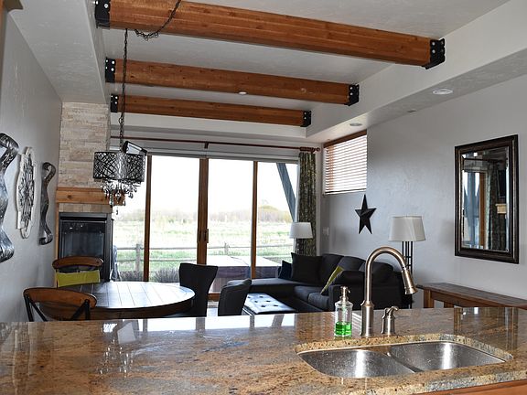 Living/dining room