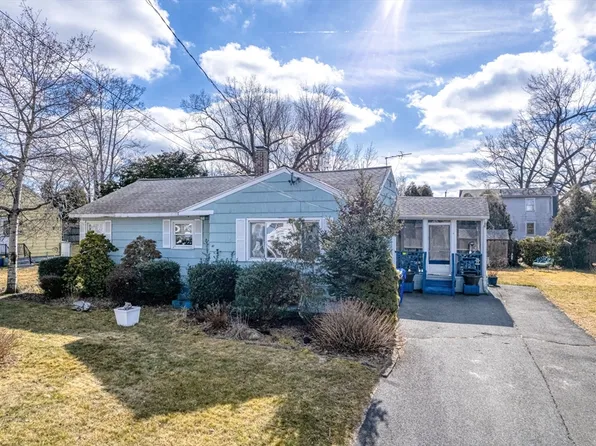 41 Rosella St, Springfield, MA 01118