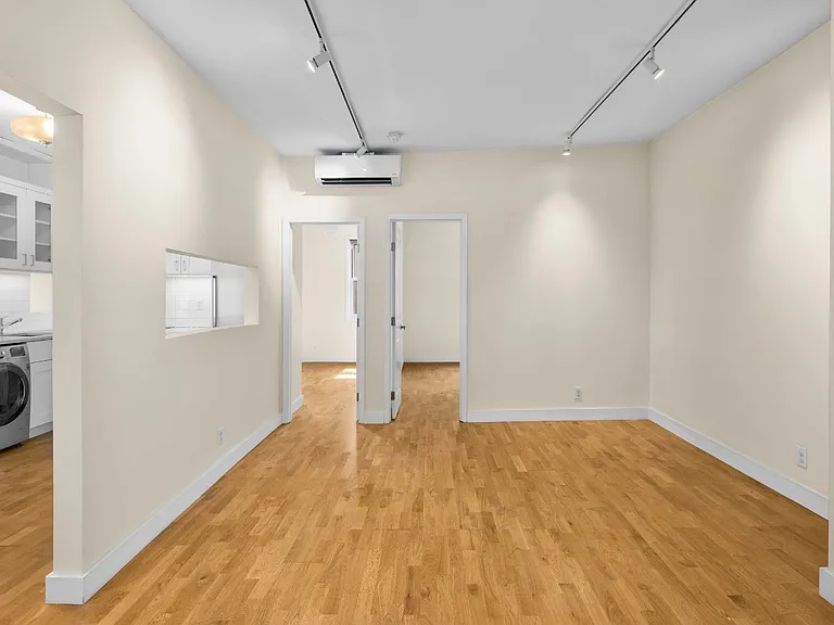 308 Bedford Ave #2L — Photo 8