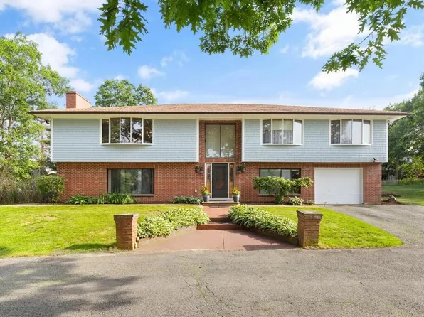 2 Saint Anthonys Ln, Gloucester, MA 01930