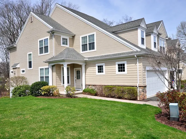130 Bradford Walk, Farmington, CT 06032