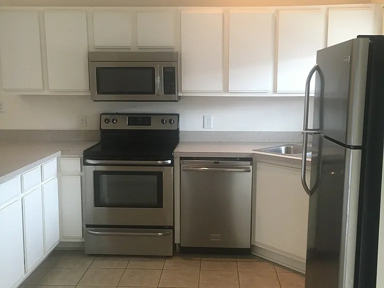 213 Eucalyptus Ln — Photo 2
