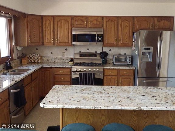 3rd image of 5321 Wyndemere Cir