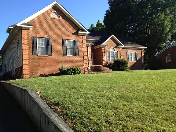 Driveway View 4515 Shoremead