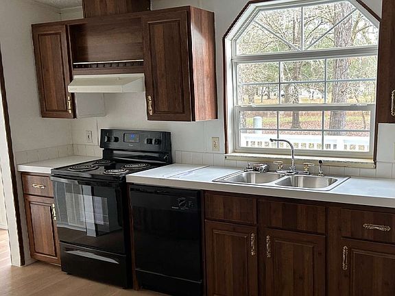 3rd image of 299 NW Acorn Dr
