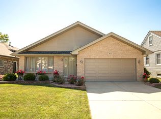 9132 S 55th Ave, Oak Lawn, IL 60453