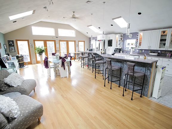 Kitchen/dining