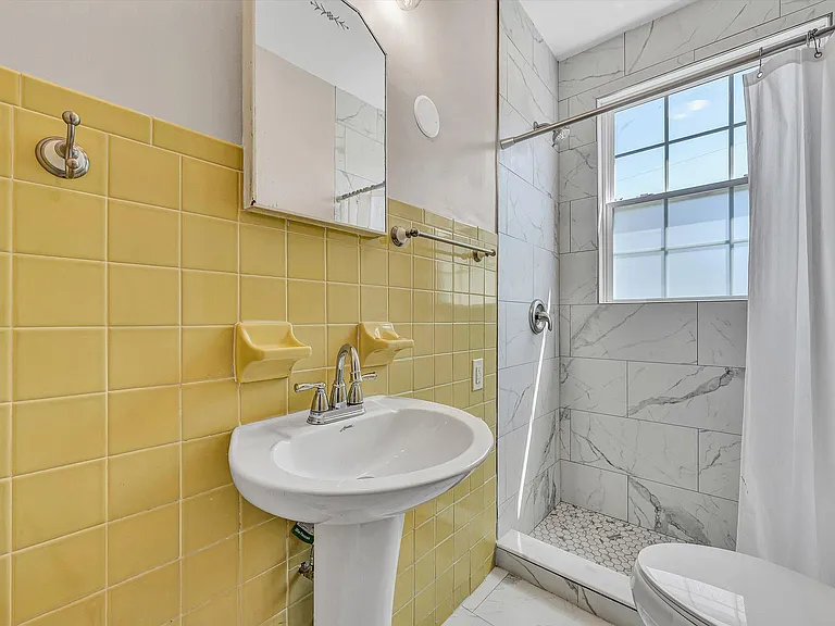 2266 Maiden Ln SW — Photo 8