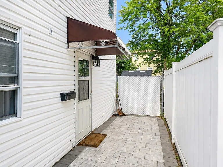 101 Brookfield Ave #1 — Photo 4
