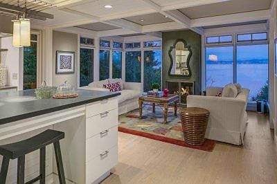 4th image of 3140 E Laurelhurst Dr NE