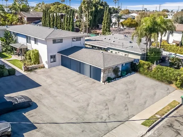 263 E 16th Pl, Costa Mesa, CA 92627