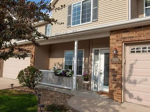 1634 Burr Dr, North Liberty, IA 52317