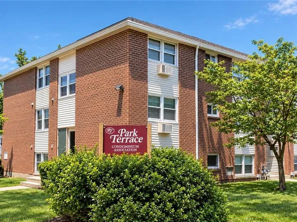 76 Park St APT 6, Pawtucket, RI 02860