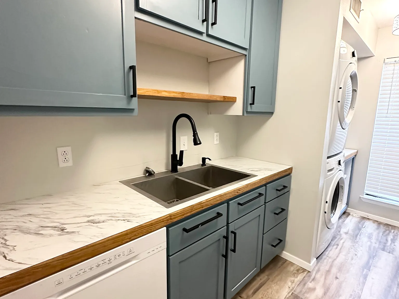 2 bed, 1.5 bath, 1367 sqft, $1,250 — Photo 2