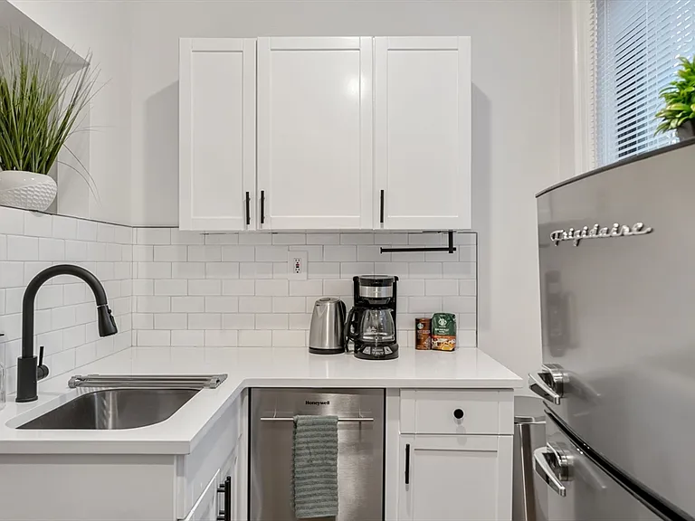 102 Revere St #1A — Photo 10