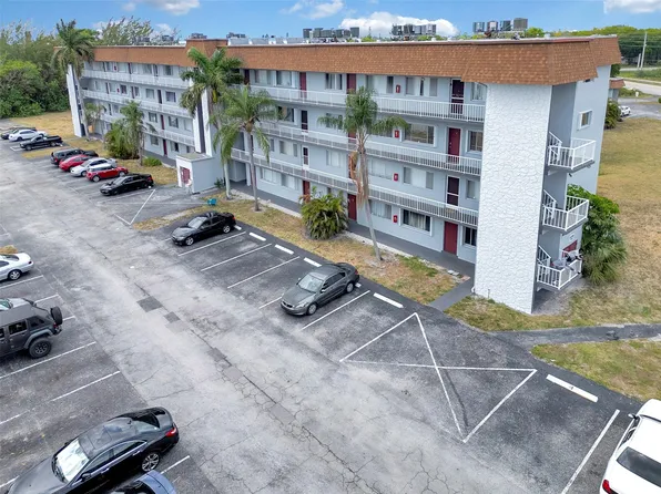 6289 Lear Drive #403, Lake Worth, FL 33462