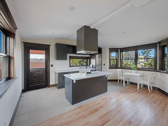 4th image of 1824 Stuart St #1824