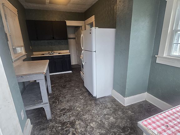 4th image of 213 S West Ave #213