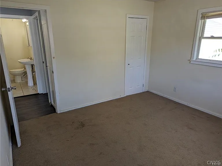5854 Reis Dr — Photo 10