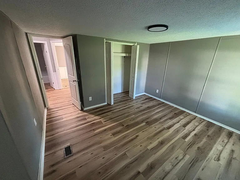 421 Hannaway St — Photo 15