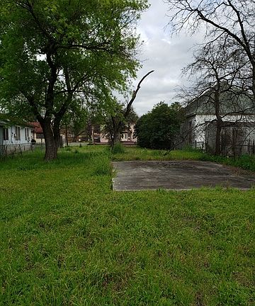 4th image of 1035 S Pine St