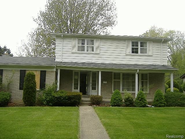 1st image of 27955 Berkshire Dr