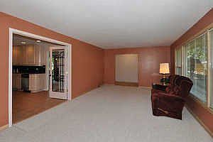 3rd image of 2331 S Circle Dr