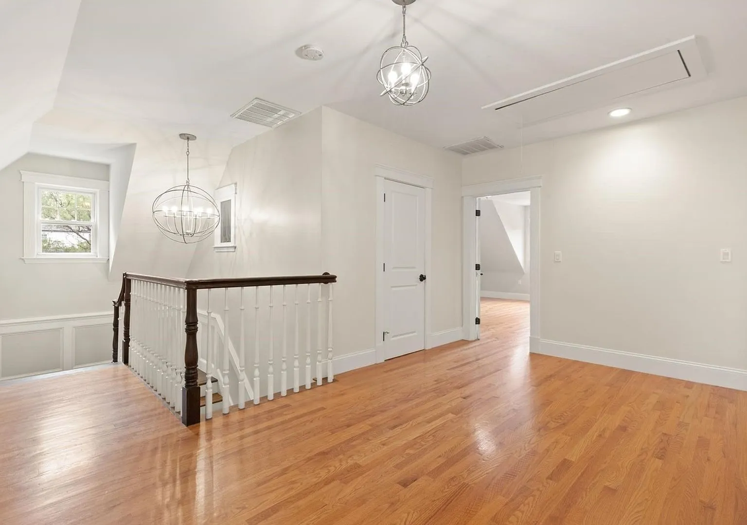 Victorian Elegance Meets Modern Luxury: Multi-Level Condo with Stunning City Views in Washington ... — Photo 3