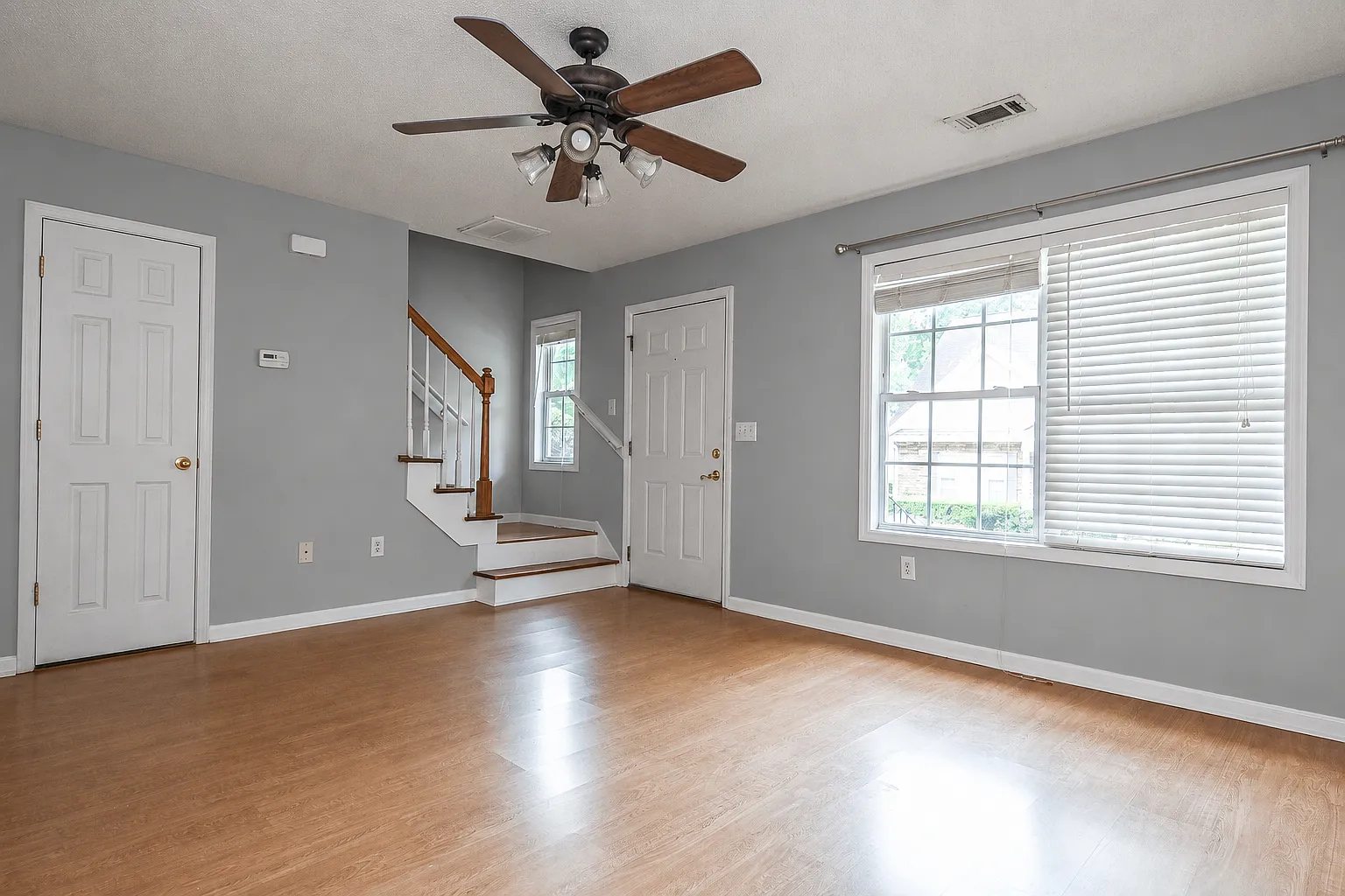 2 bed, 1176 sqft, $1,650 — Photo 2