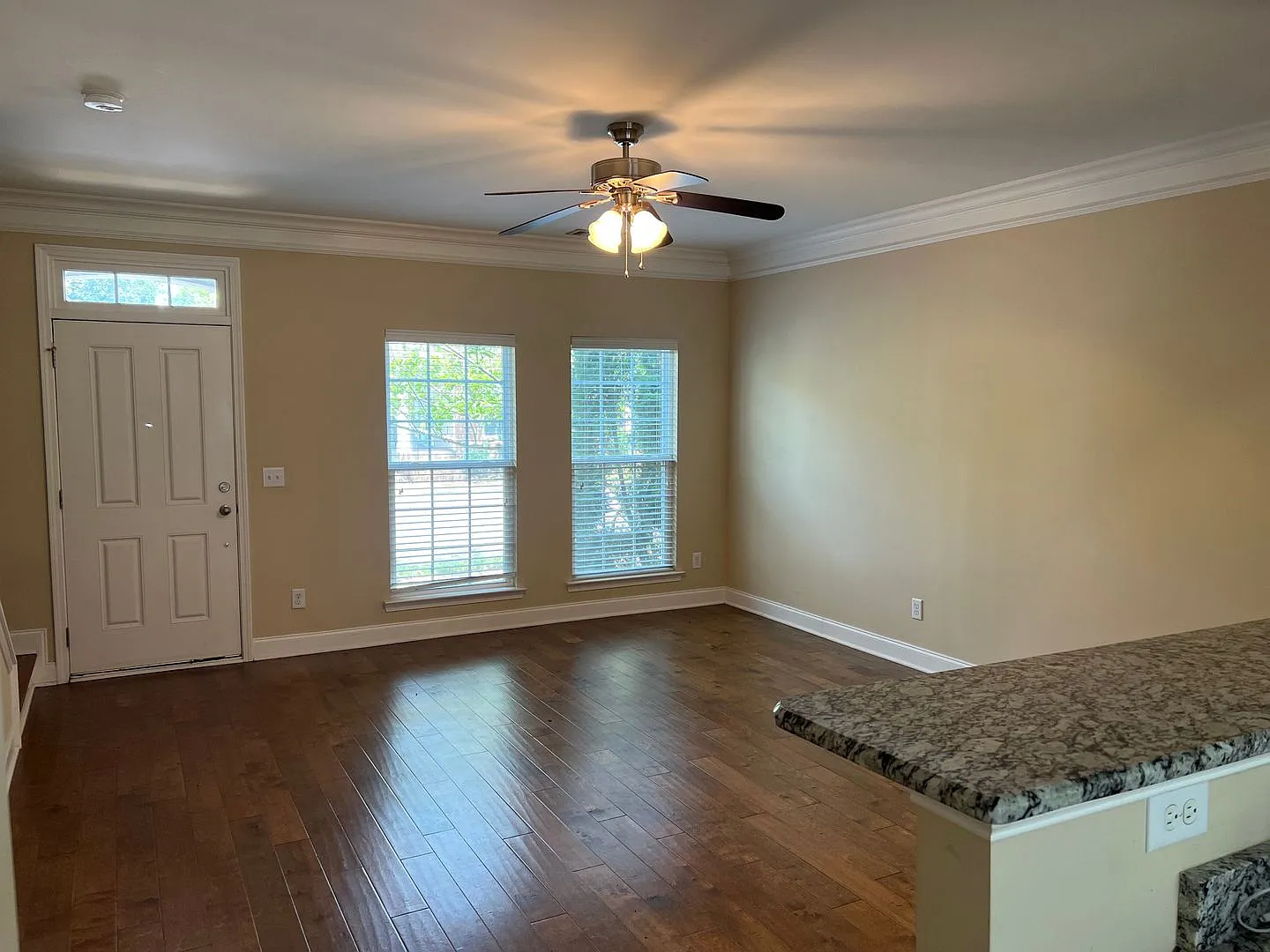 3 bedroom/2.5 Bathroom Sugar Valley Townhome — Photo 2