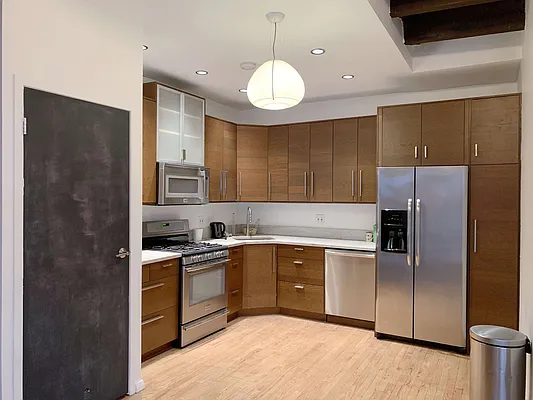 Rented by B S A Equities Corp | media 9