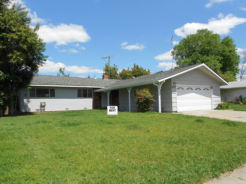 1st image of 9013 Rosewood Dr