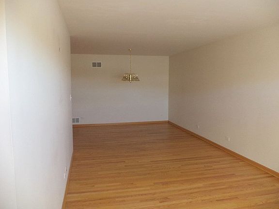 4th image of 11433 S Laramie Ave