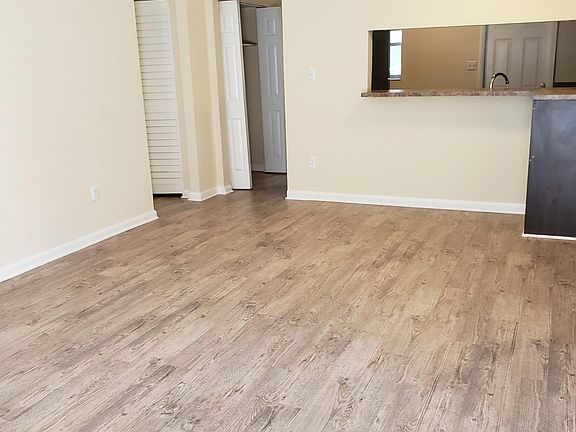 5th image of 121 Danube Ave APT 101
