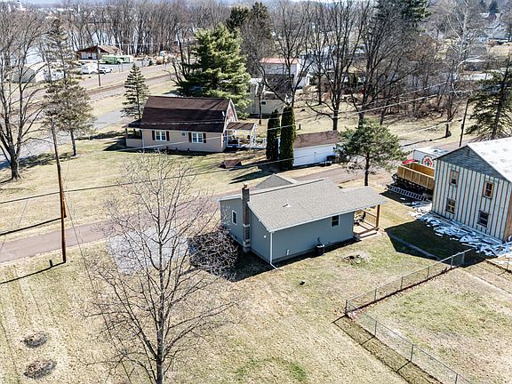 5th image of 326 Line St