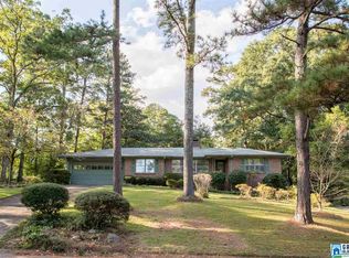 1800 Glendmere Dr, Vestavia, AL 35216