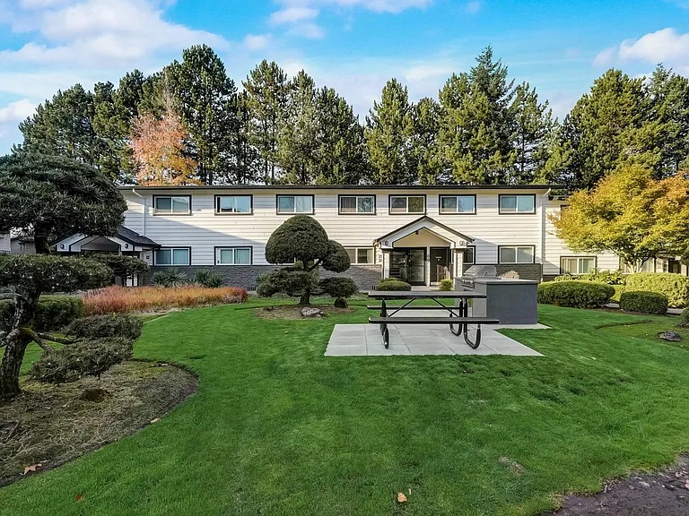 1-web-or-mls- SW Hall Blvd-001