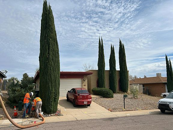 3rd image of 965 Charles Dr